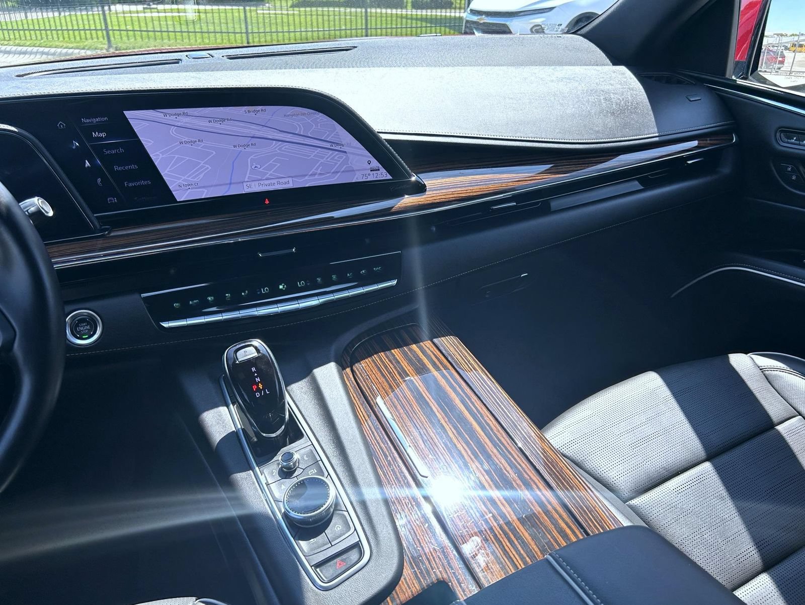 Certified 2024 Cadillac Escalade Premium Luxury w/ Performance Package AWD/4WD image 24