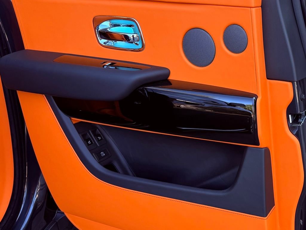 Used 2024 Rolls-Royce Cullinan w/ Leather Finishing Pack image 19