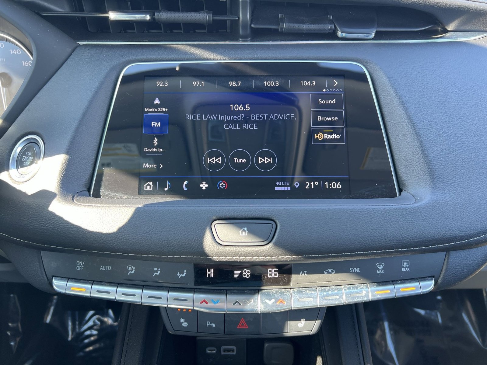 Used 2023 Cadillac XT4 Luxury w/ Cold Weather Package image 18