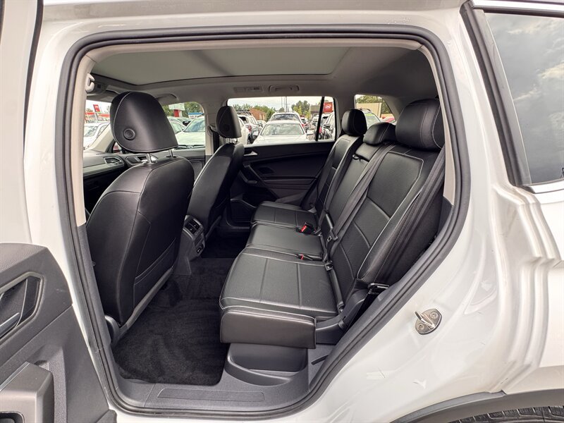 Used 2021 Volkswagen Tiguan SE w/ Panoramic Sunroof Package AWD/4WD image 23