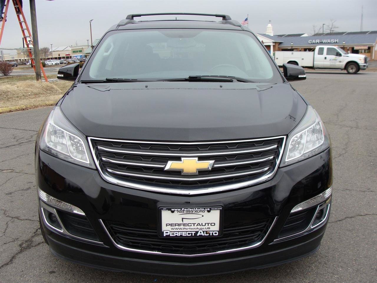 Used 2017 Chevrolet Traverse LT w/ Style and Technology Package AWD/4WD image 2