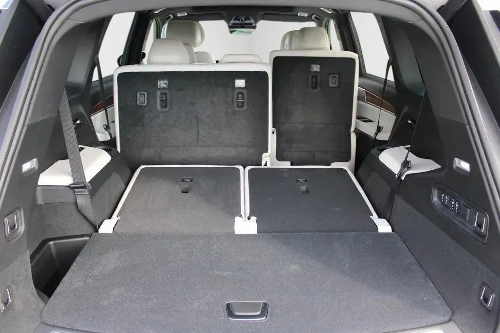 New 2026 Cadillac Vistiq Luxury image 36