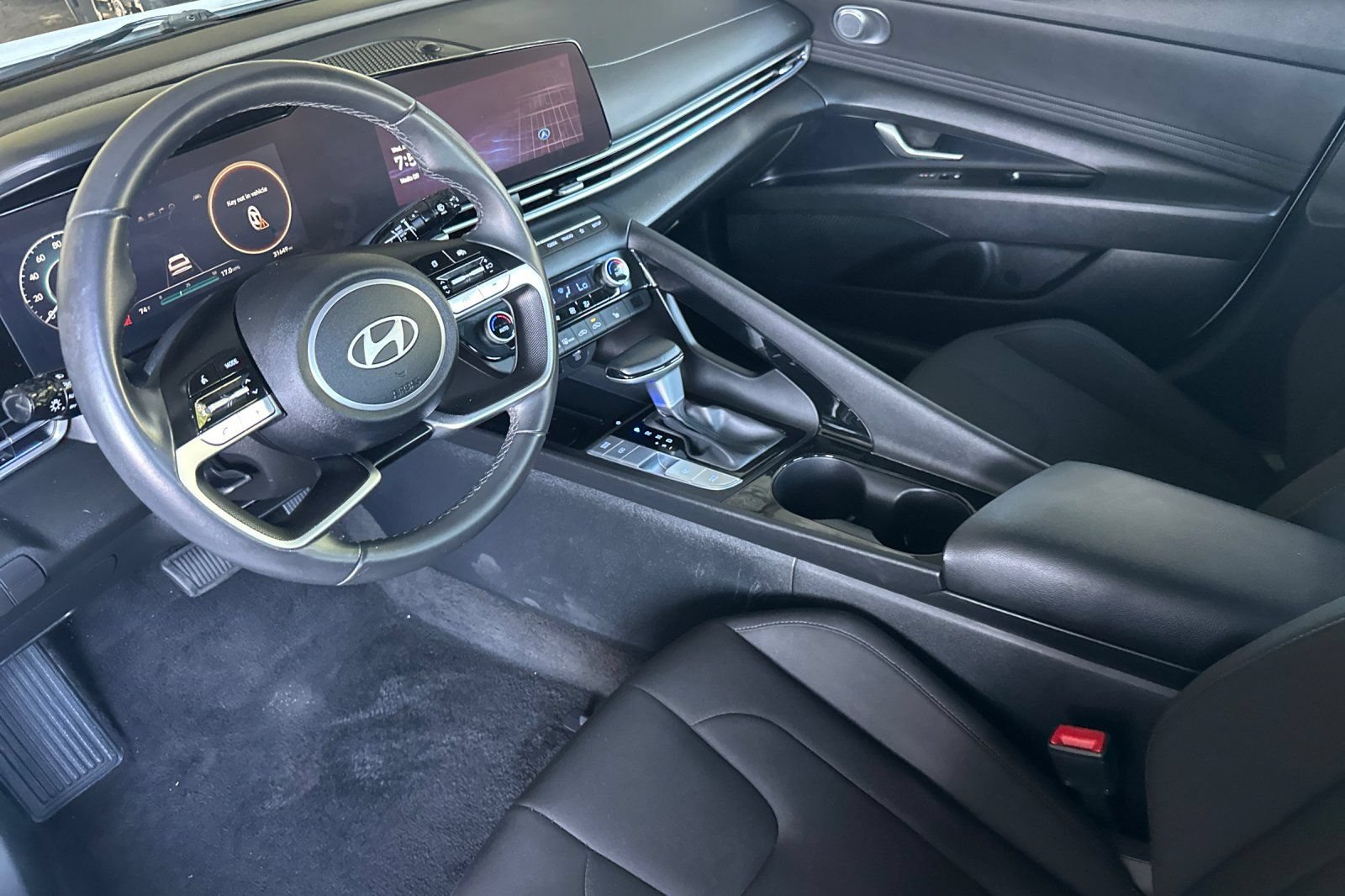 Used 2025 Hyundai Elantra SEL FWD image 10