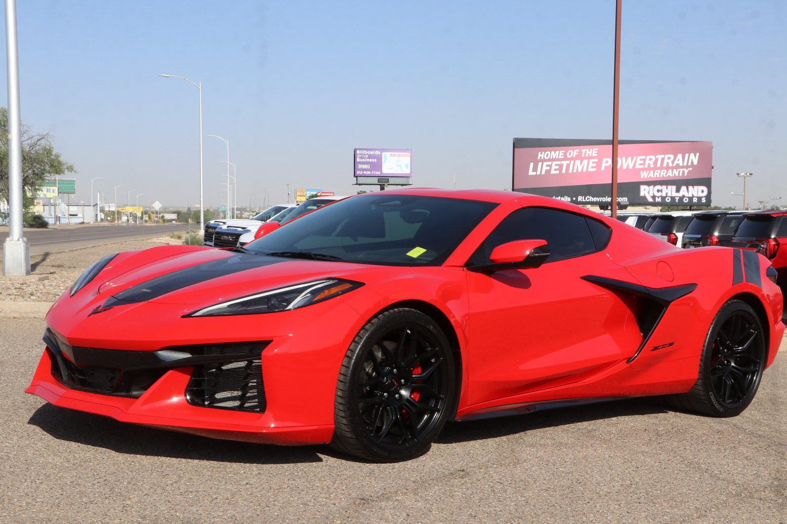 Used 2025 Chevrolet Corvette Z06 RWD image 3