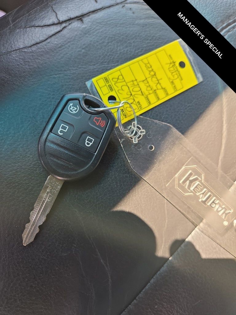 Used 2014 Ford Explorer XLT w/ Equipment Group 202A image 29