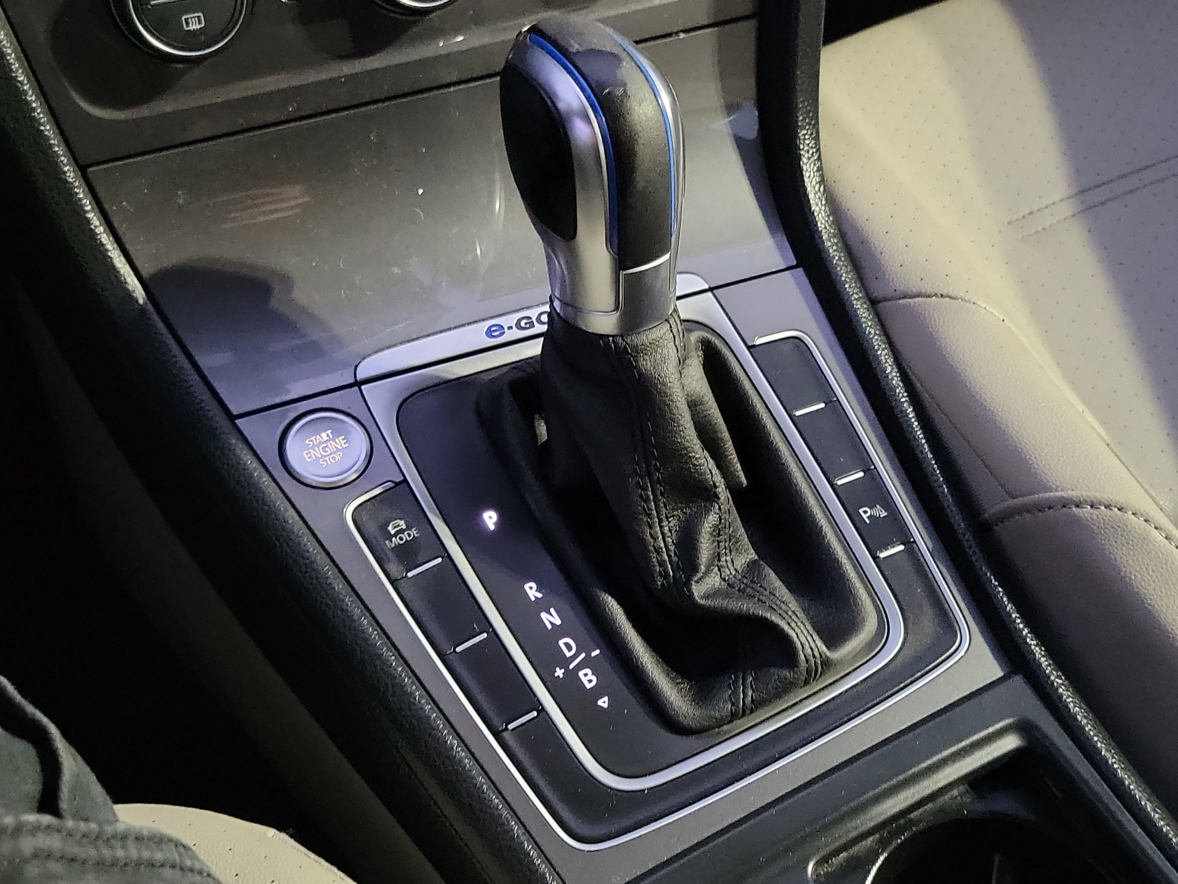 Used 2016 Volkswagen e-Golf SEL Premium image 14