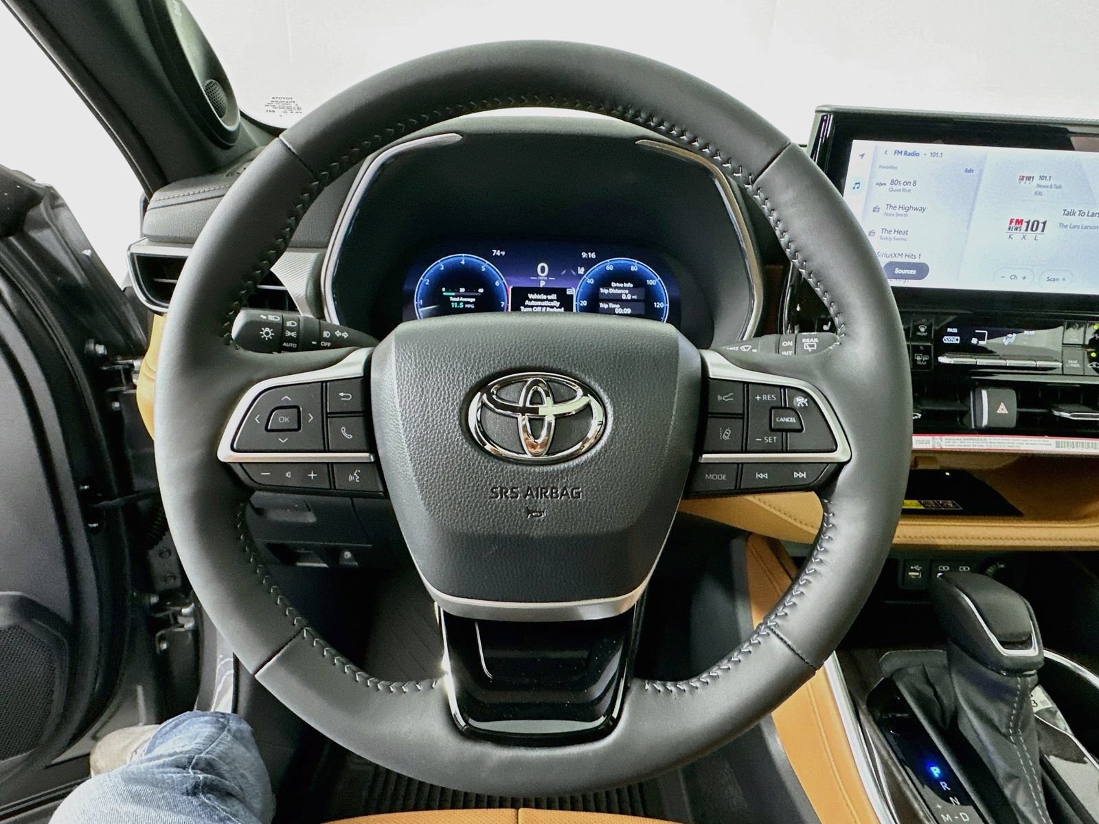 New 2026 Toyota Highlander Platinum AWD/4WD image 11
