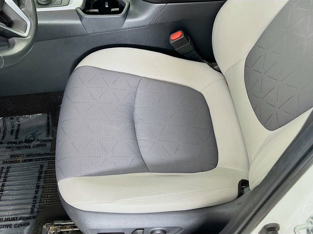 Used 2022 Toyota RAV4 XLE w/ Convenience Package image 18