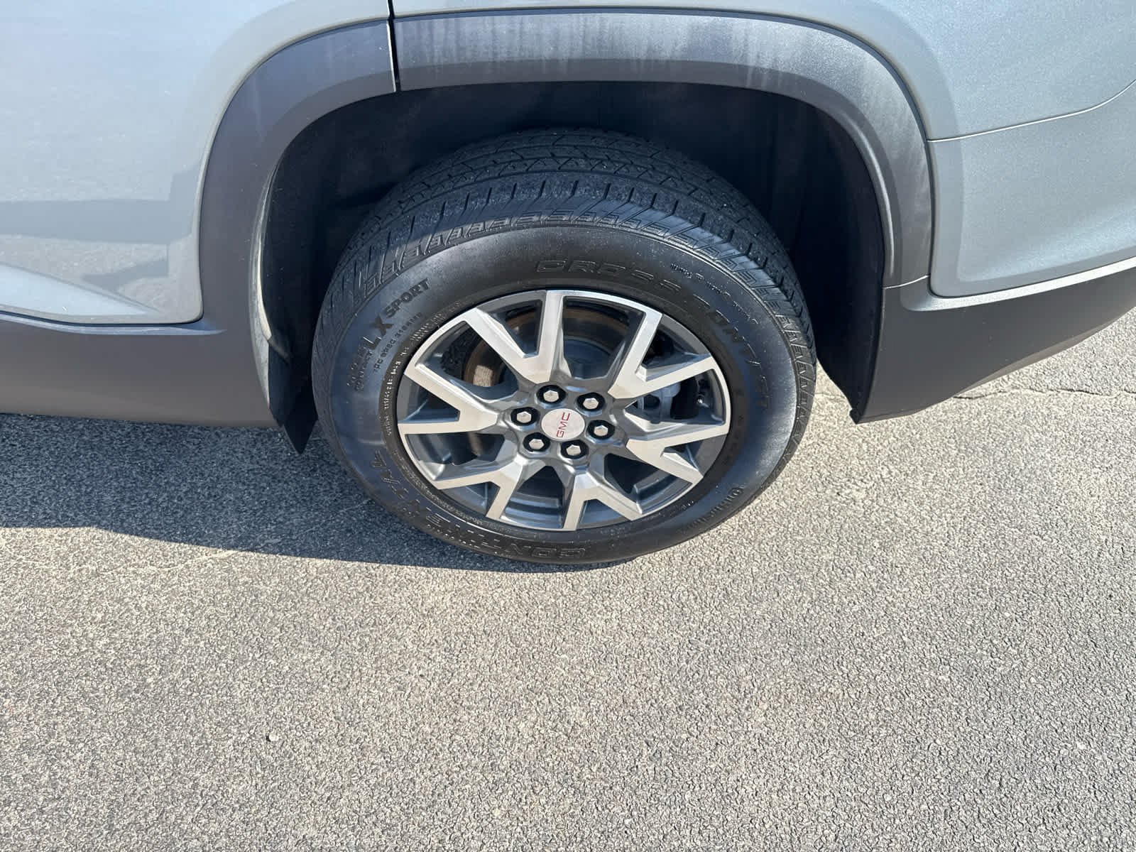 Certified 2023 GMC Acadia SLE w/ Driver Convenience Package AWD/4WD image 9