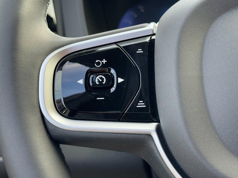 New 2026 Volvo XC60 B5 Plus w/ Protection Package Premier AWD/4WD image 11