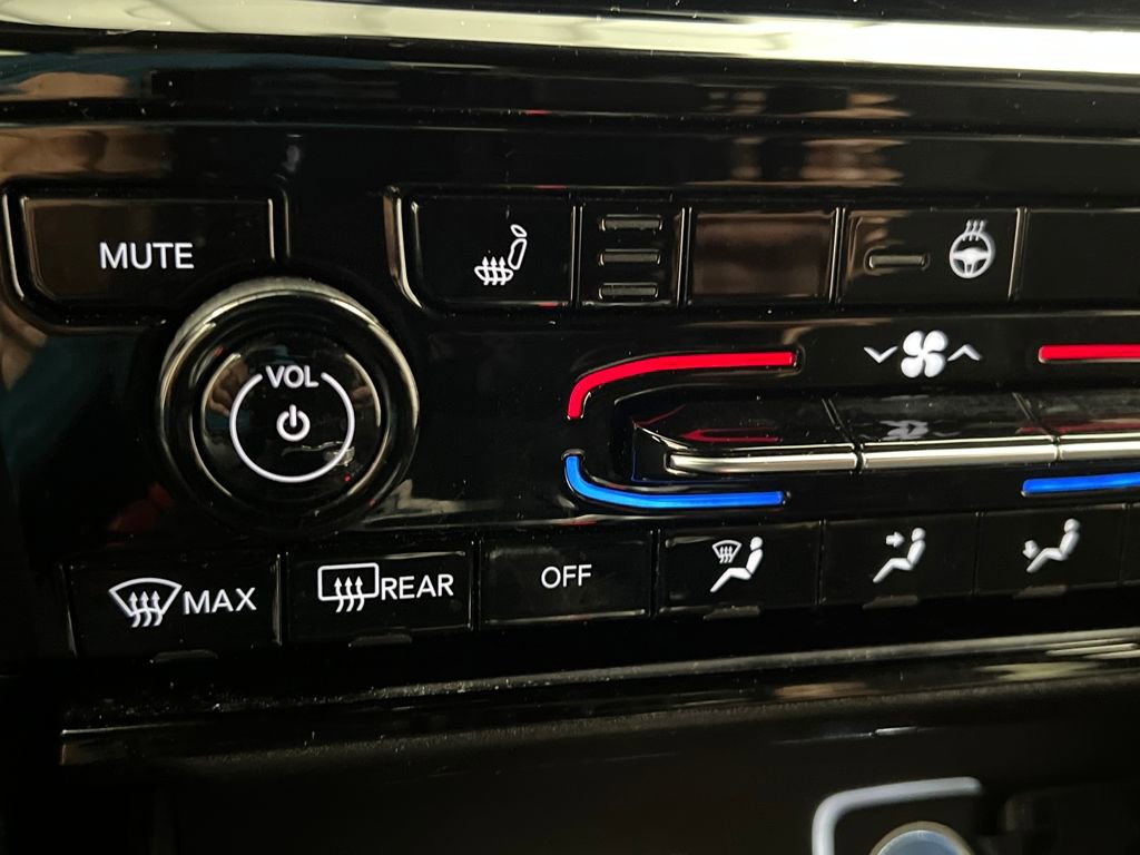 Used 2024 Jeep Grand Cherokee Altitude image 50