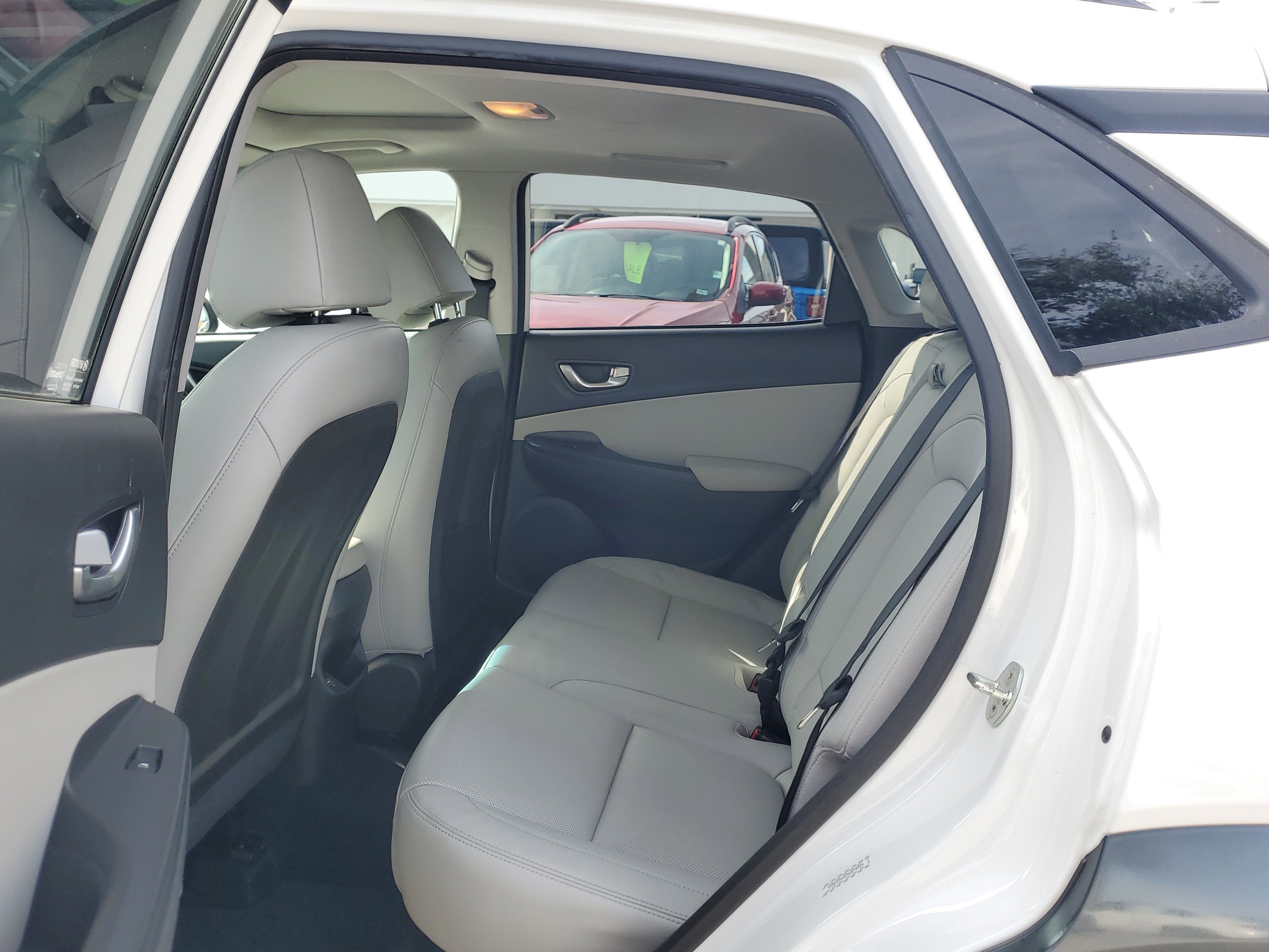 Used 2022 Hyundai Kona Limited image 12