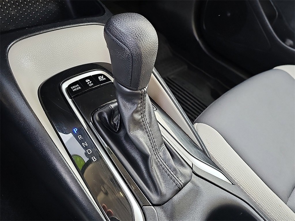 Used 2025 Toyota Corolla LE image 15