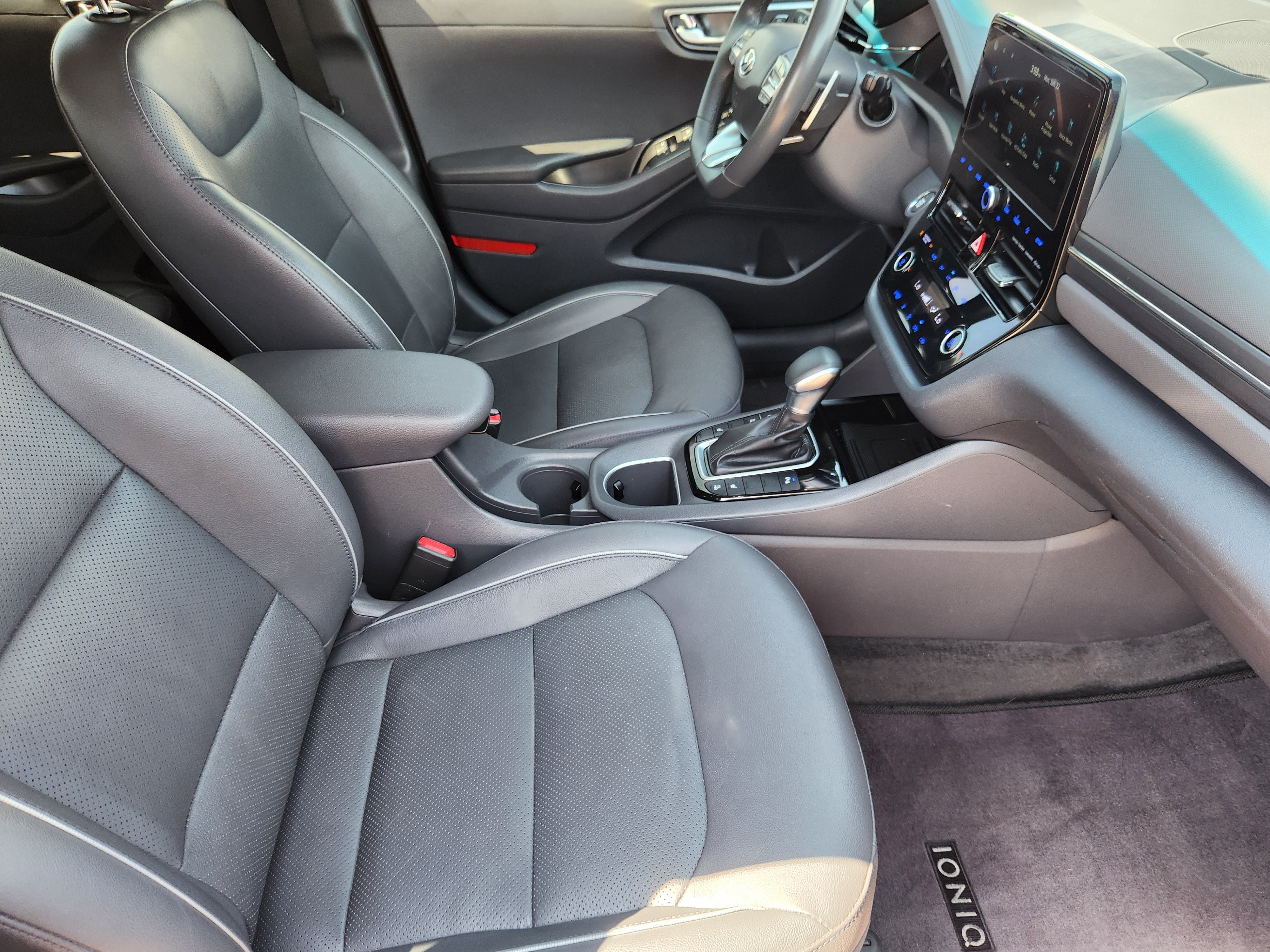 Used 2022 Hyundai Ioniq Limited FWD image 15