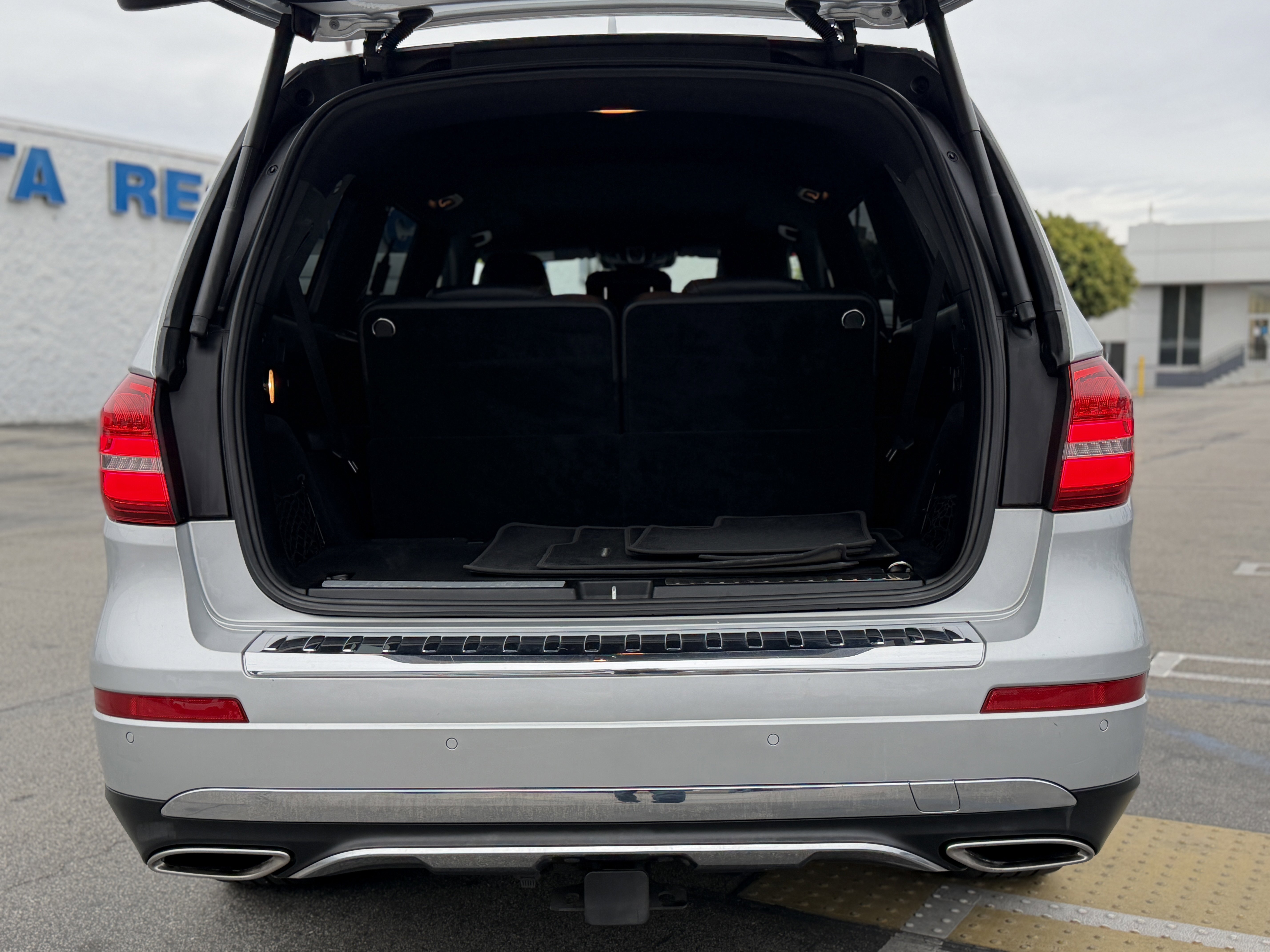 Used 2019 Mercedes-Benz GLS 450 4MATIC image 9