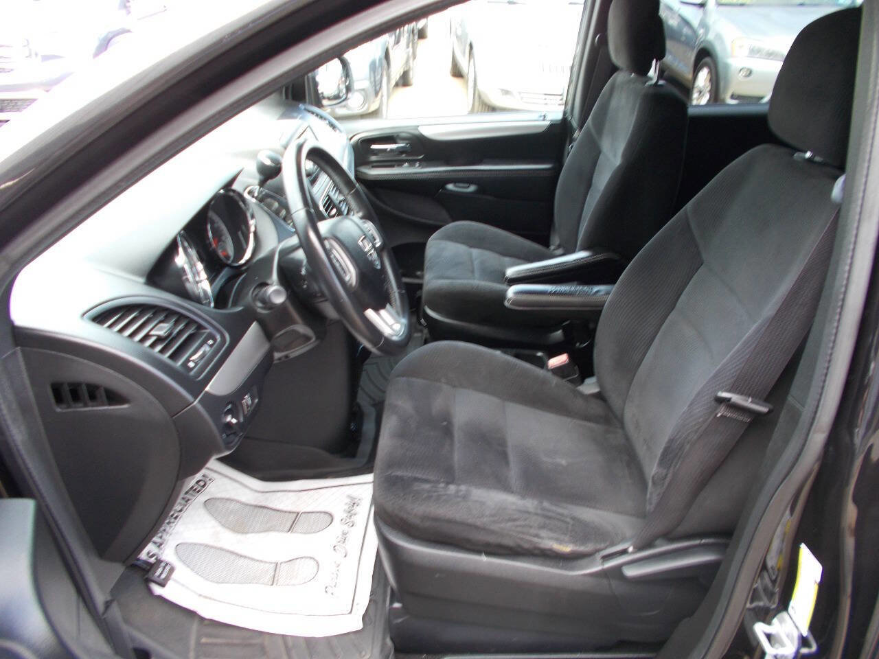 Used 2015 Dodge Grand Caravan SE w/ Quick Order Package 29E SE FWD image 10