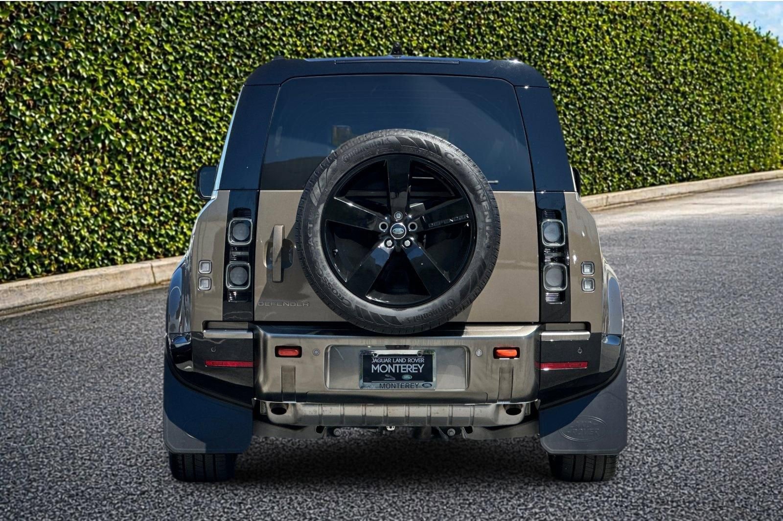 Used 2024 Land Rover Defender 110 X AWD/4WD image 5