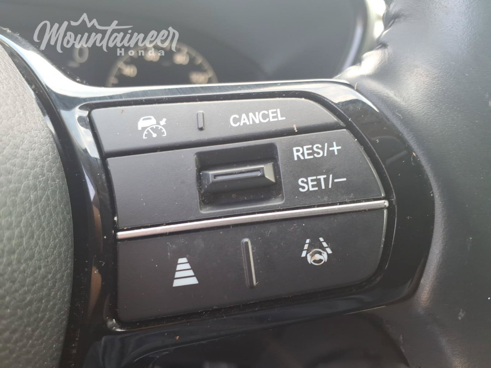 Used 2025 Honda CR-V EX-L image 31