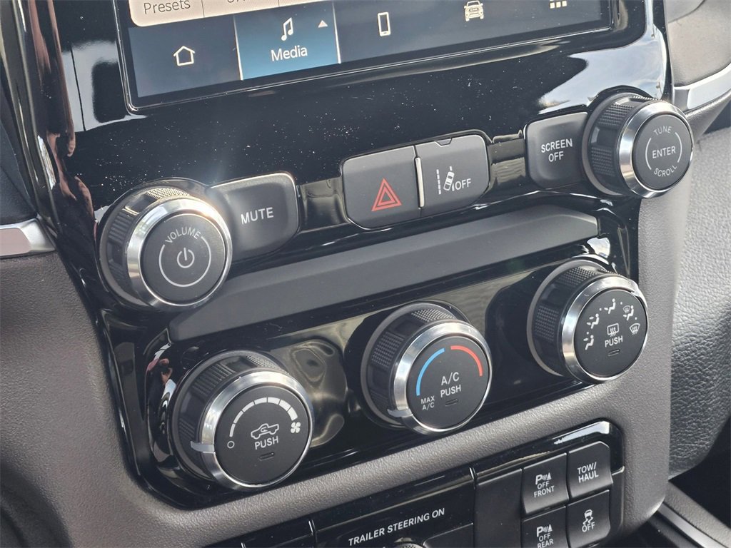 New 2026 RAM 1500 Express image 27