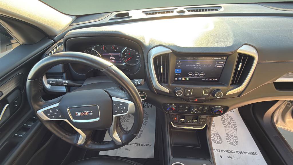 Used 2021 GMC Terrain SLT w/ Elevation Edition image 14
