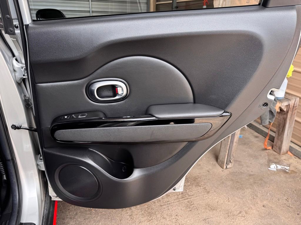 Used 2017 Kia Soul ! w/ Tech Package FWD image 22