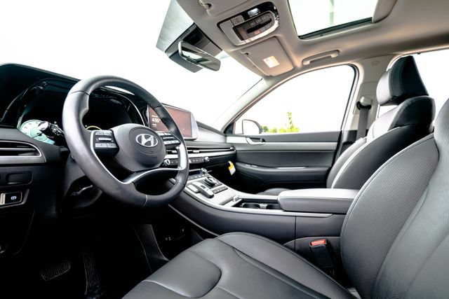 Certified 2025 Hyundai Palisade SEL FWD image 5