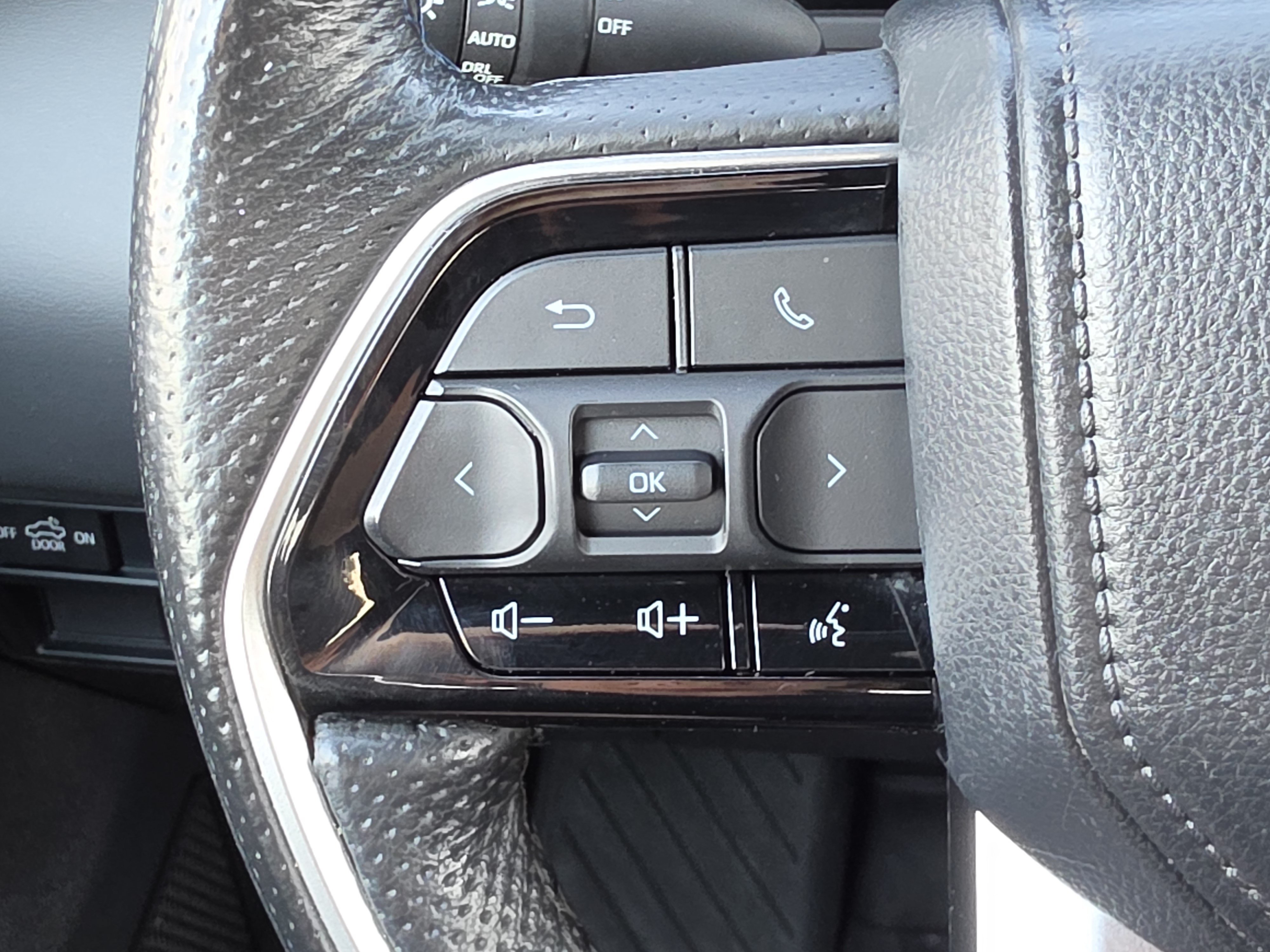 Used 2023 Toyota Tundra Platinum AWD/4WD image 17