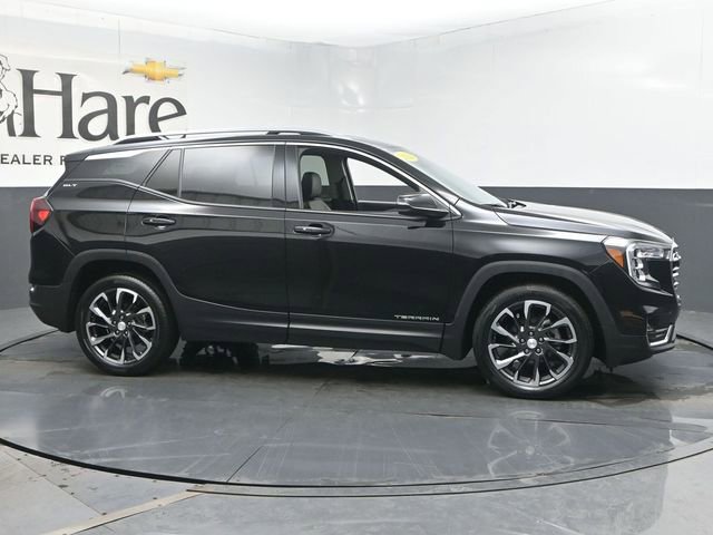 Used 2022 GMC Terrain SLT FWD image 1