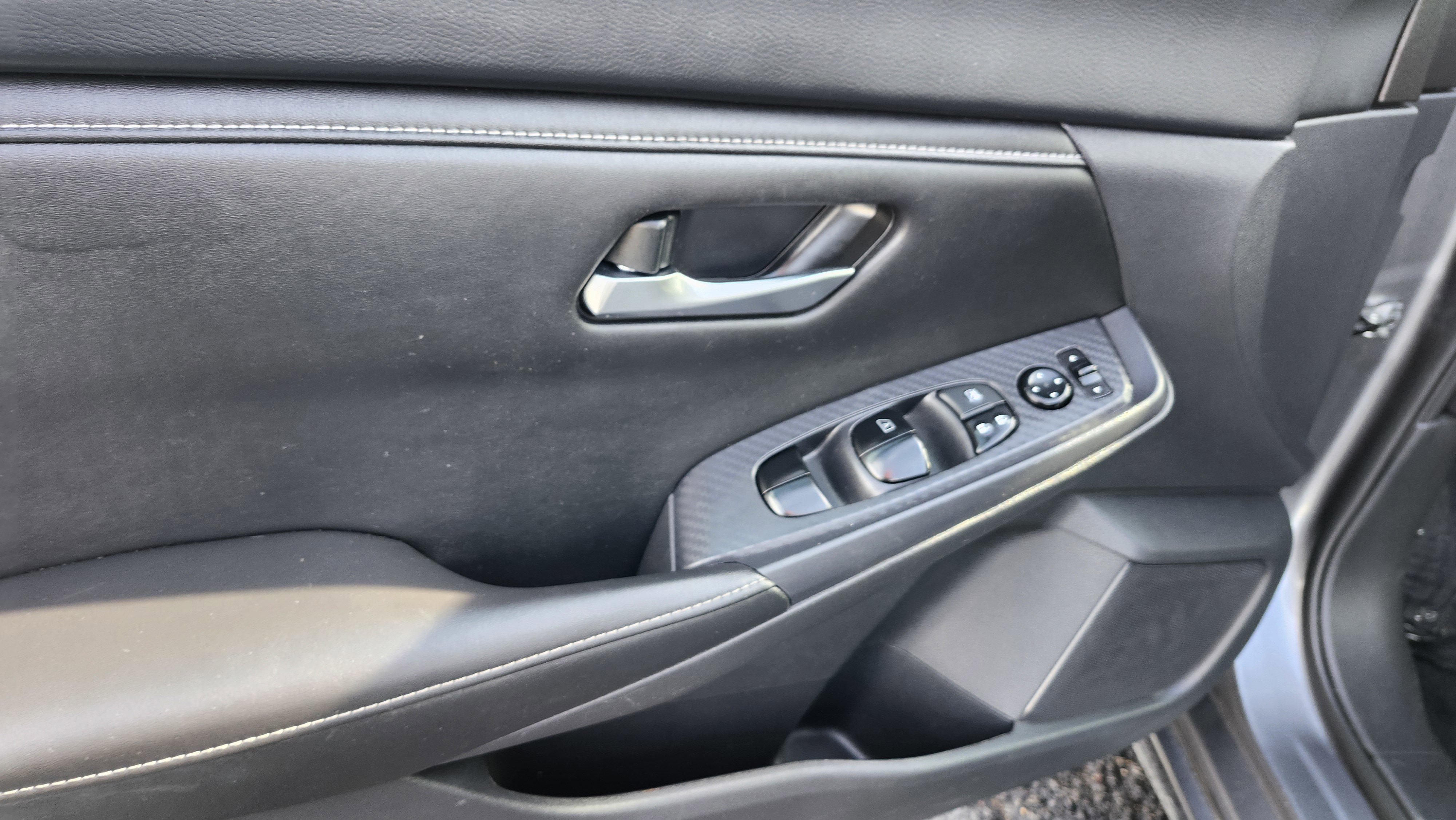 Used 2024 Nissan Sentra SV image 22