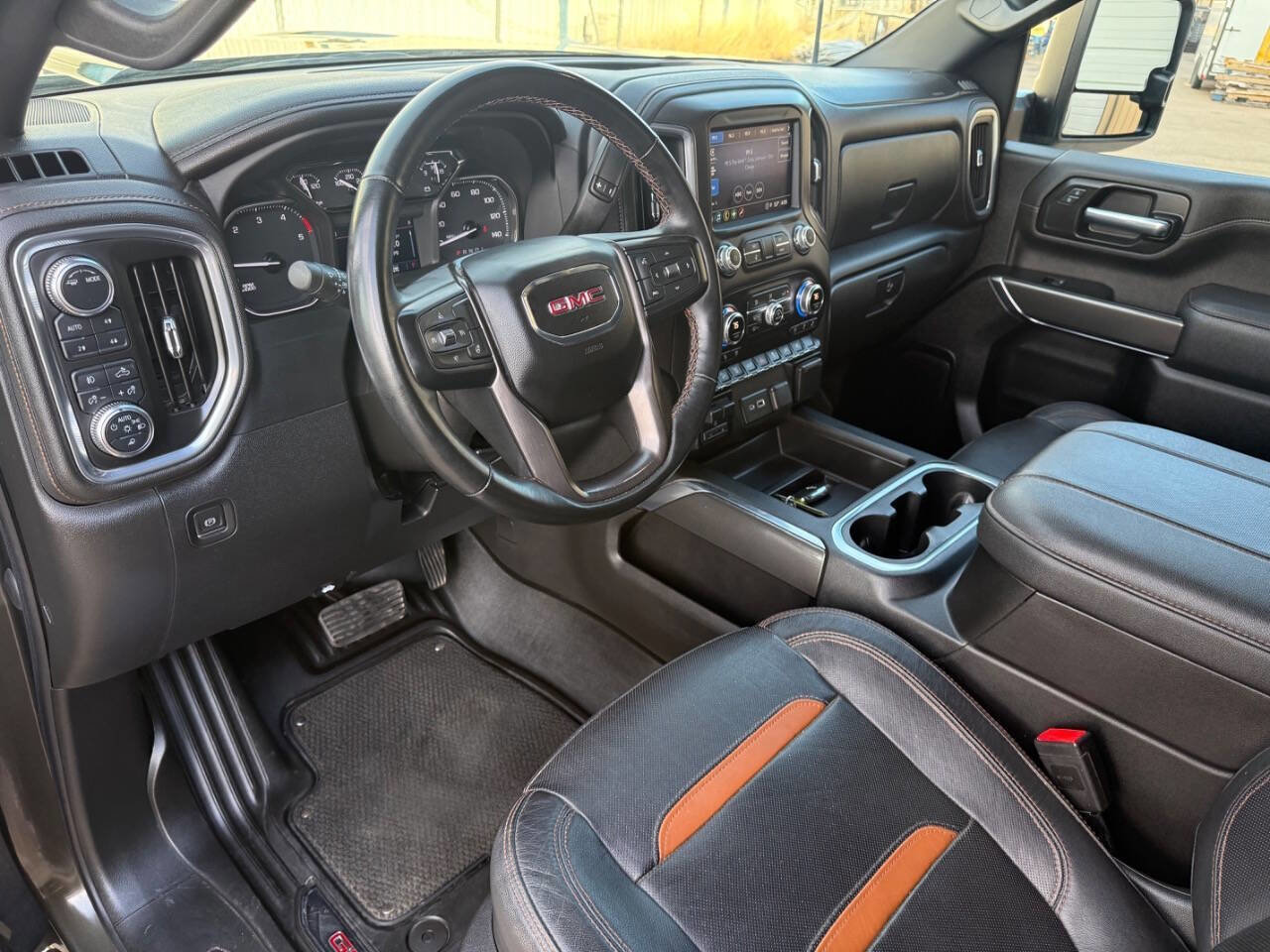 Used 2023 GMC Sierra 2500 AT4 image 17