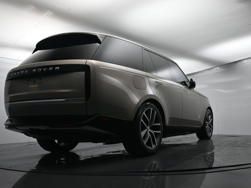 Used 2025 Land Rover Range Rover Autobiography image 48