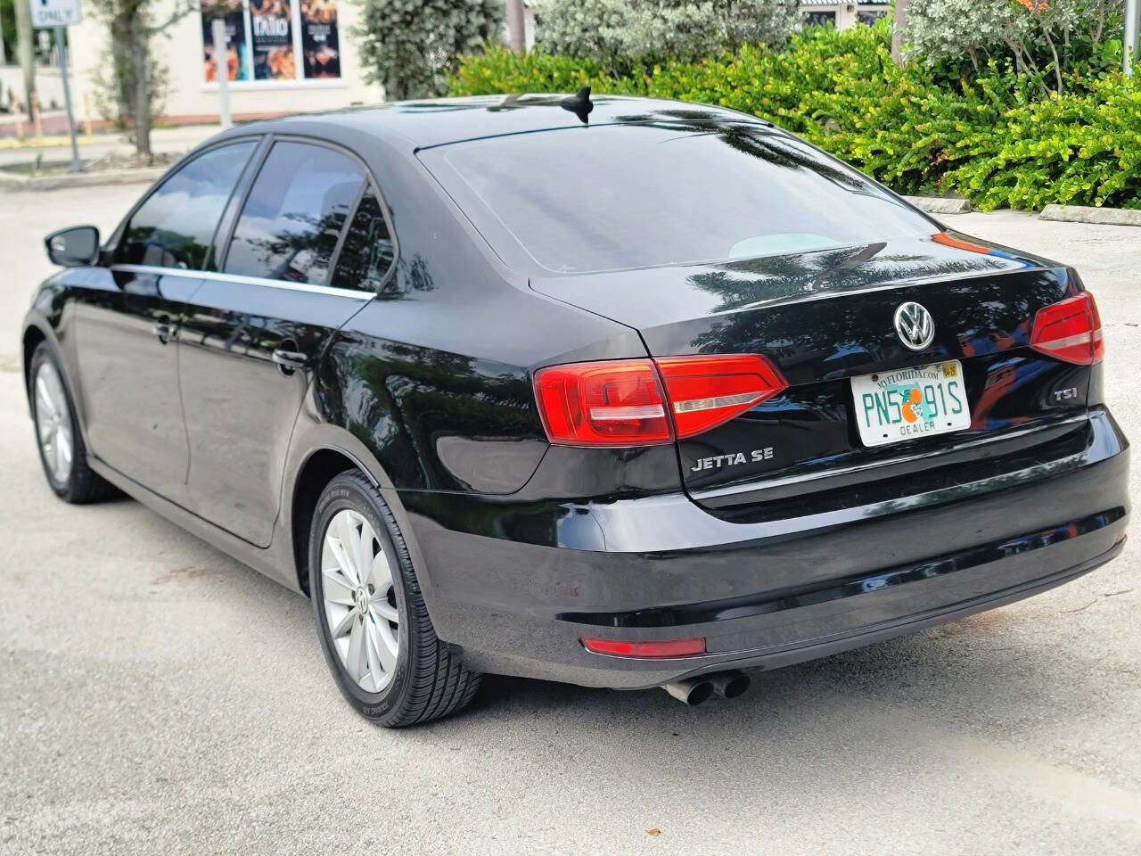 Used 2015 Volkswagen Jetta Sport image 9
