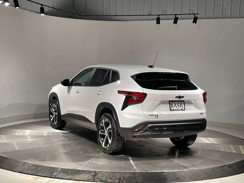 Used 2024 Chevrolet Trax RS w/ Driver Confidence Package image 13