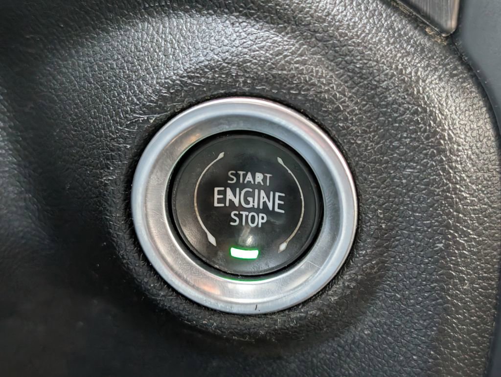 Used 2022 GMC Sierra 3500 AT4 w/ Gooseneck/5TH Wheel Package AWD/4WD image 18
