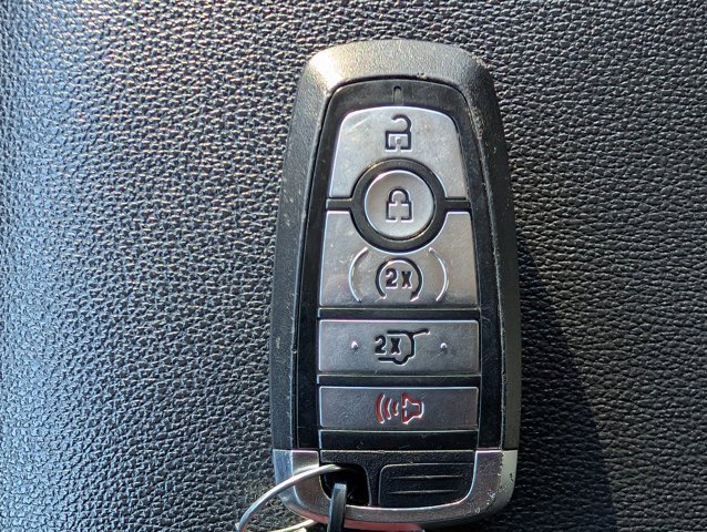 Used 2024 Ford Expedition XLT image 30