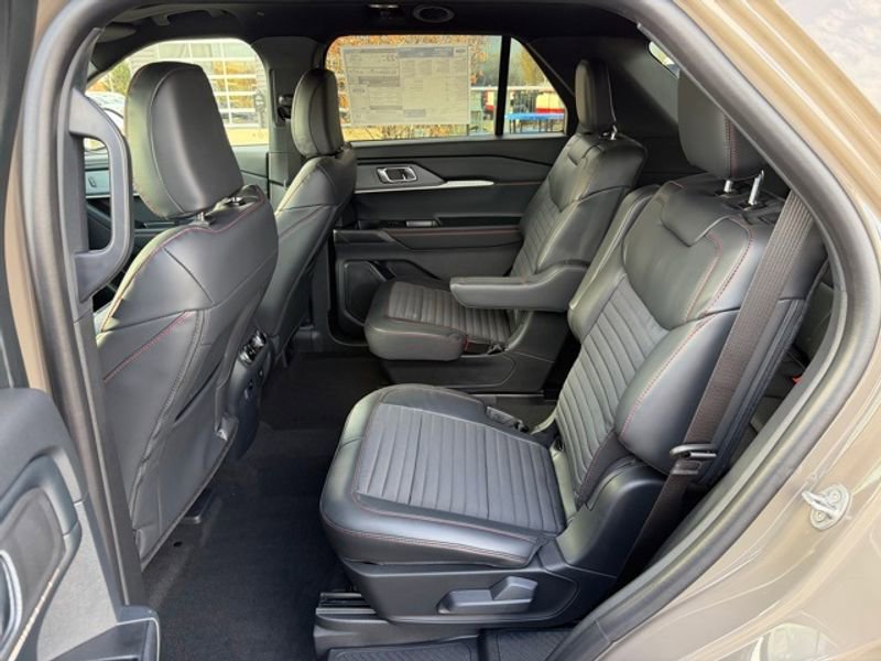 New 2026 Ford Explorer ST-Line w/ ST-Line Street Pack image 20