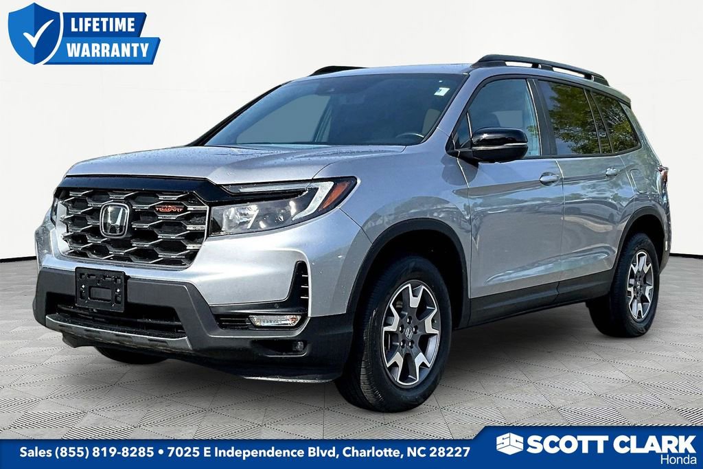 Used 2023 Honda Passport TrailSport image 3