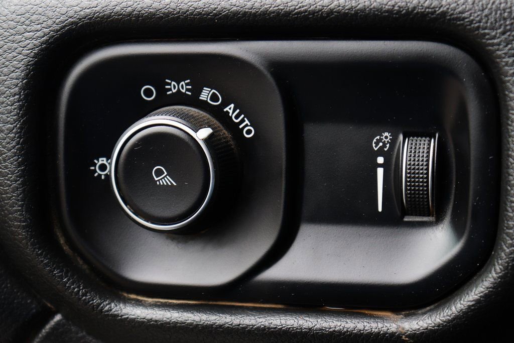 Used 2021 RAM 3500 Big Horn image 19