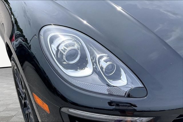 Used 2018 Porsche Macan AWD/4WD image 31