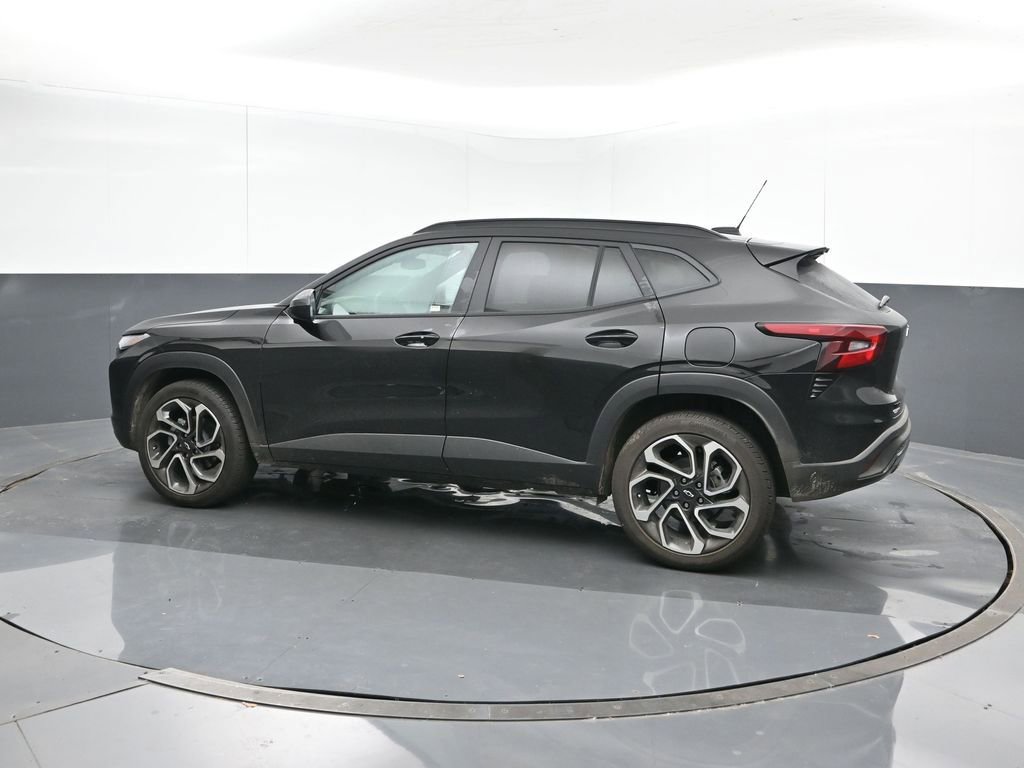 Certified 2026 Chevrolet Trax RS w/ Driver Confidence Package image 3