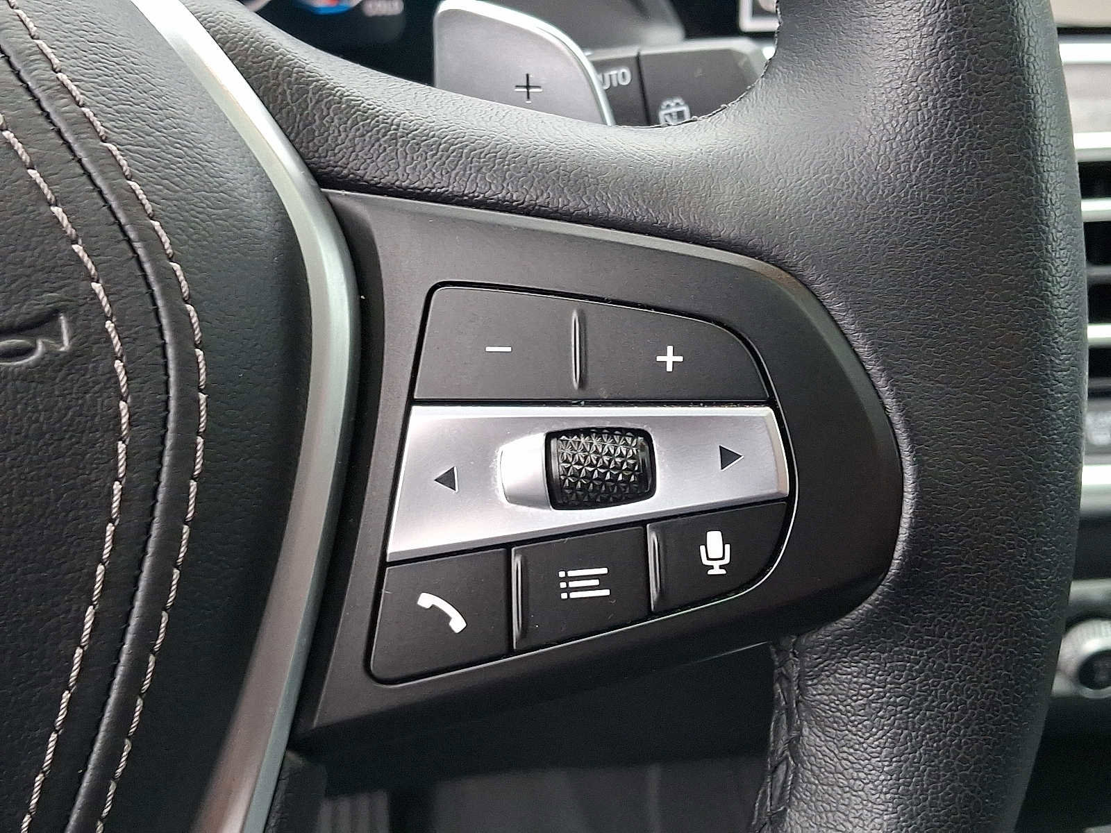 Used 2023 BMW X5 xDrive40i w/ Premium Package image 23