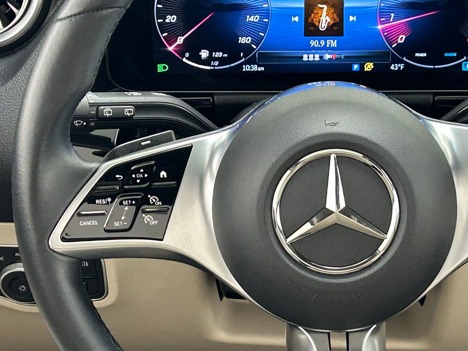 Used 2025 Mercedes-Benz GLA 250 4MATIC image 12