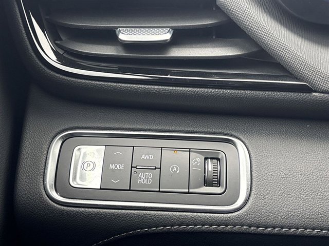 Used 2025 Buick Enclave Preferred w/ LPO, Floor Liner Package image 18