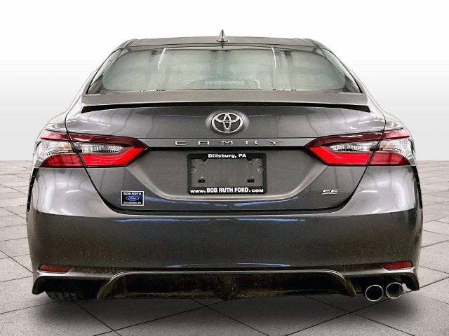 Used 2022 Toyota Camry SE FWD image 4
