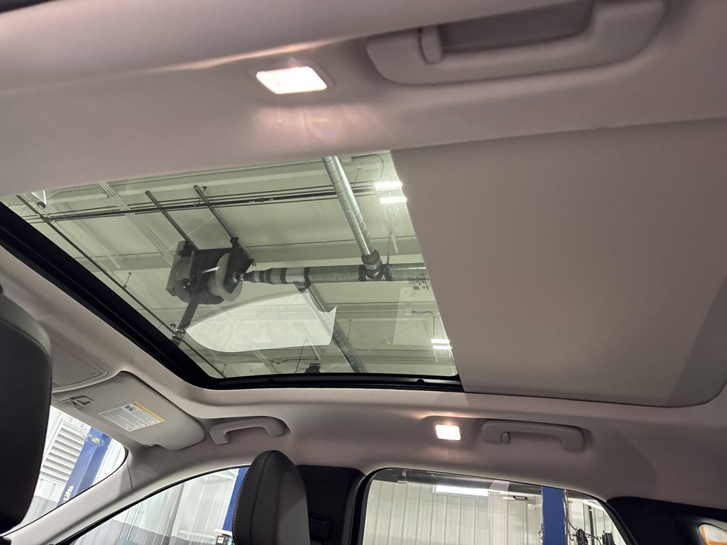 New 2025 Ford Escape SE w/ Class II Trailer Tow Package image 15