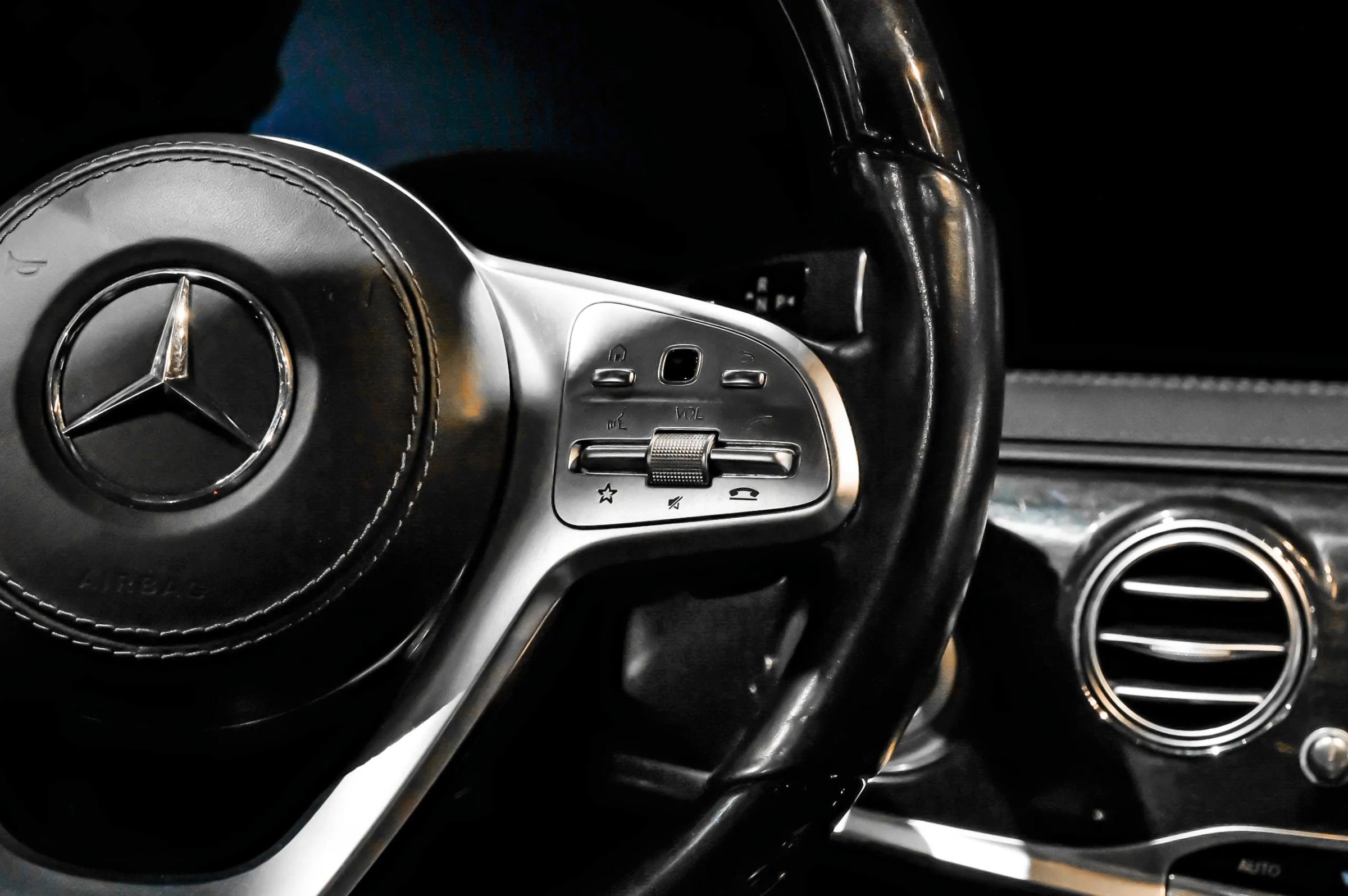 Used 2019 Mercedes-Benz S 560 Sedan image 17