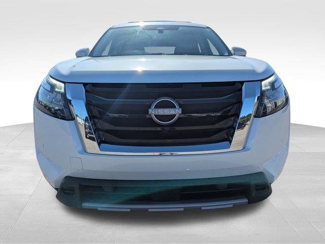 Used 2025 Nissan Pathfinder Platinum w/ Cargo Package image 8