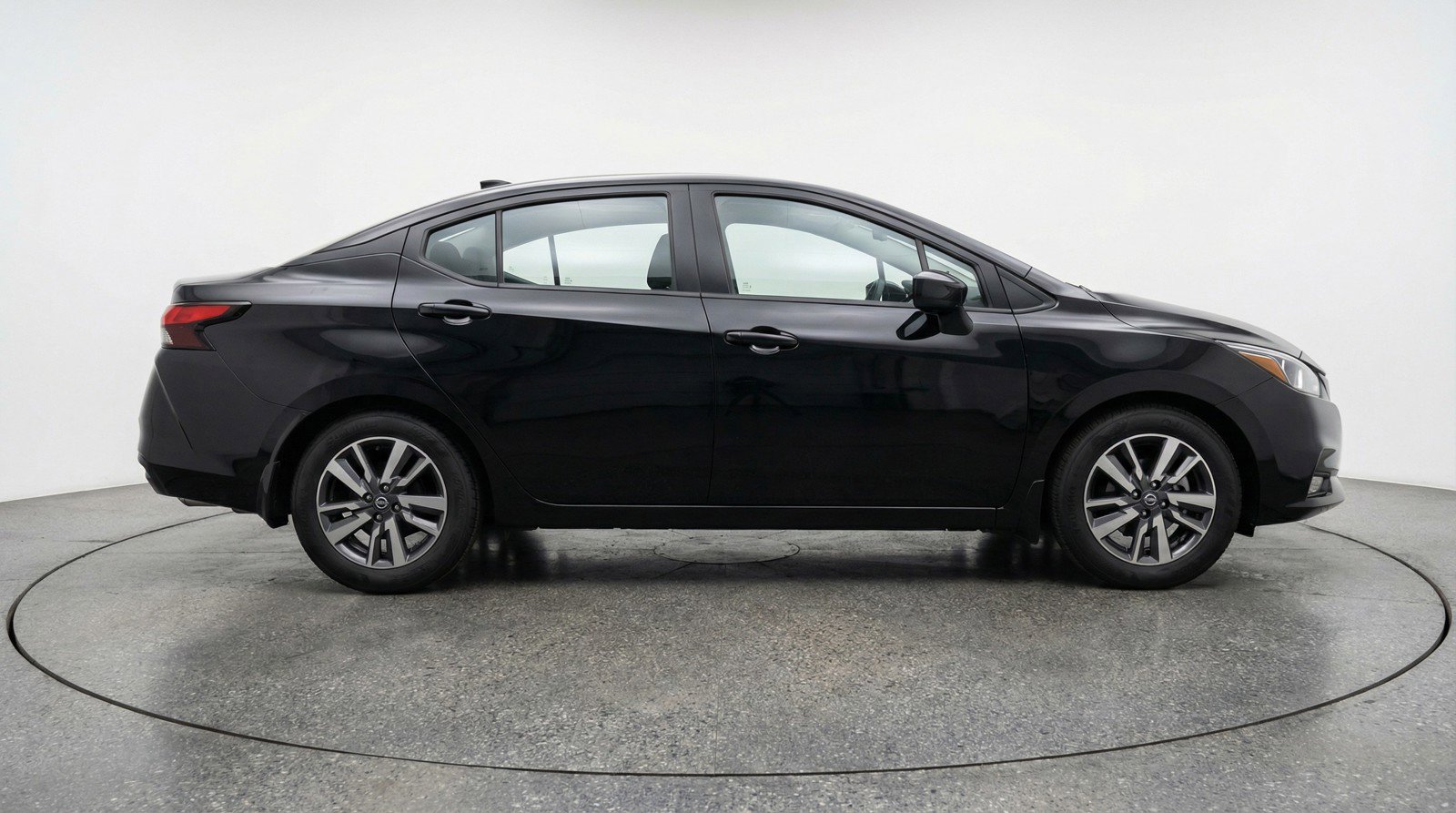 Used 2025 Nissan Versa SV image 11