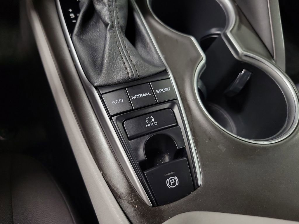 Used 2022 Toyota Camry LE AWD/4WD image 14