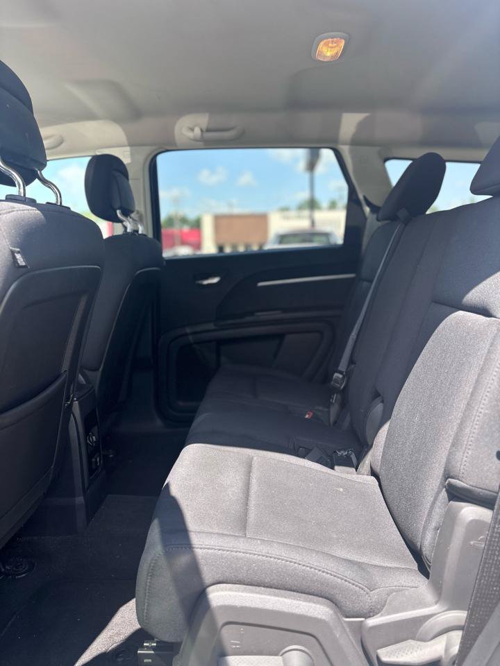 Used 2010 Dodge Journey SXT FWD image 6